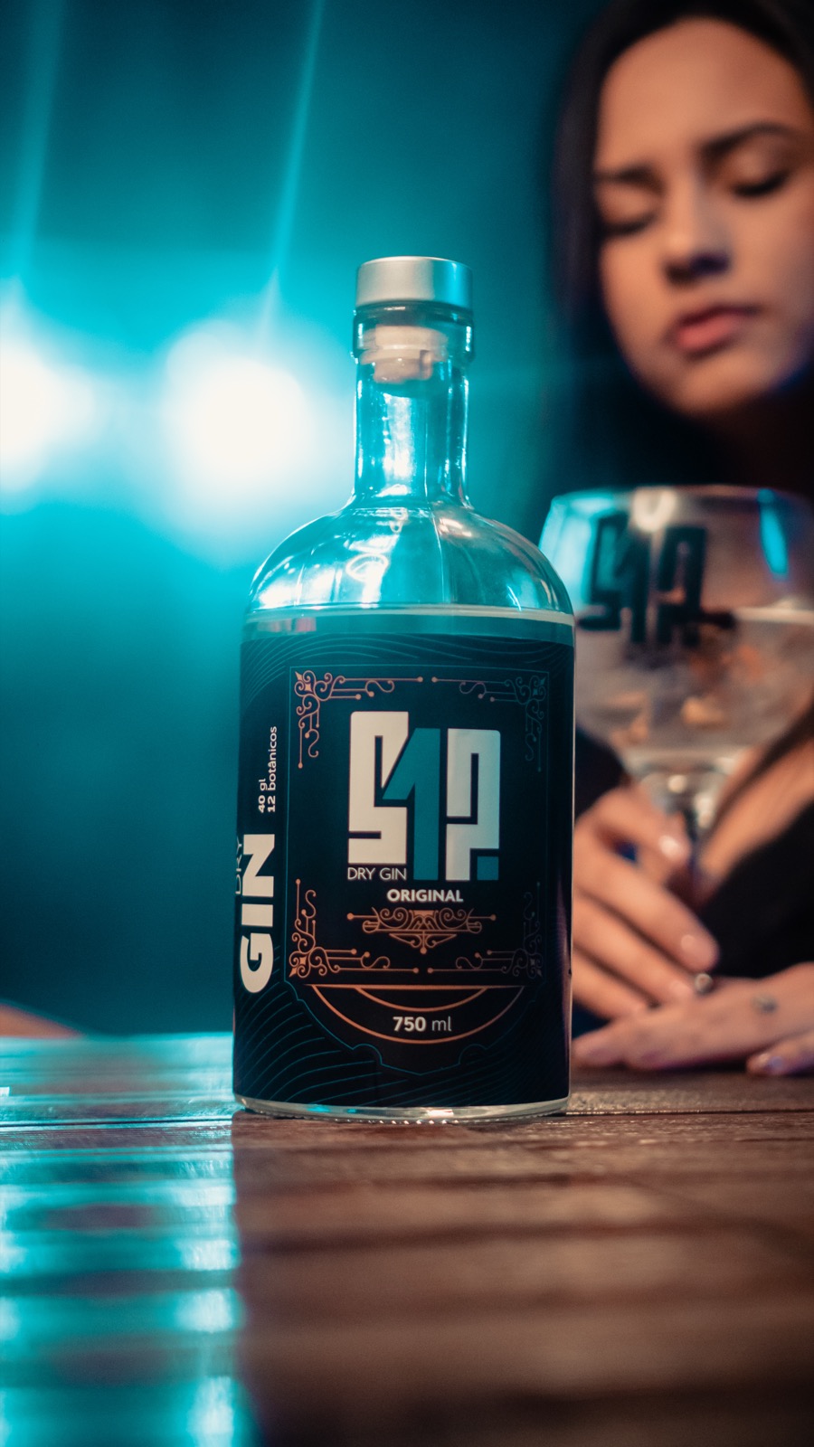 Gin 512 no bar